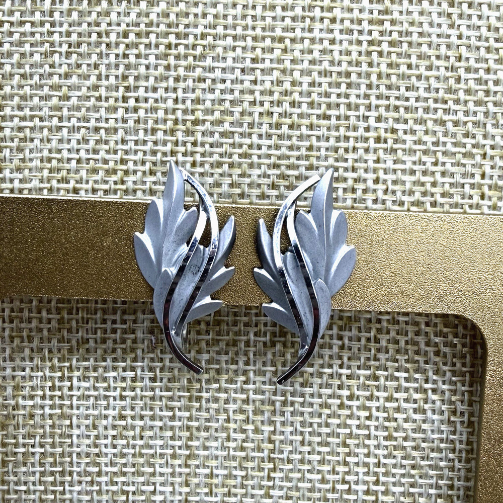 DCE Curtis Sterling Silver Leaf Screw Back Earrings Vintage Jewelry